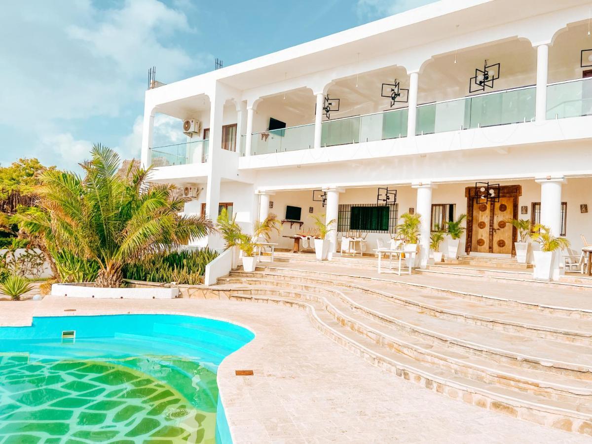 Met Beach Resort Малинди Екстериор снимка